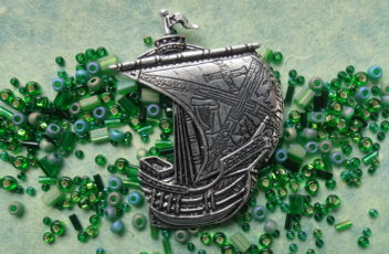 Irish County Ship Pin --Kildare